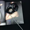 Kullanıma Uygun Siyah Işıltılı Tutmalı Fotoğraf Çekimi Maskesi