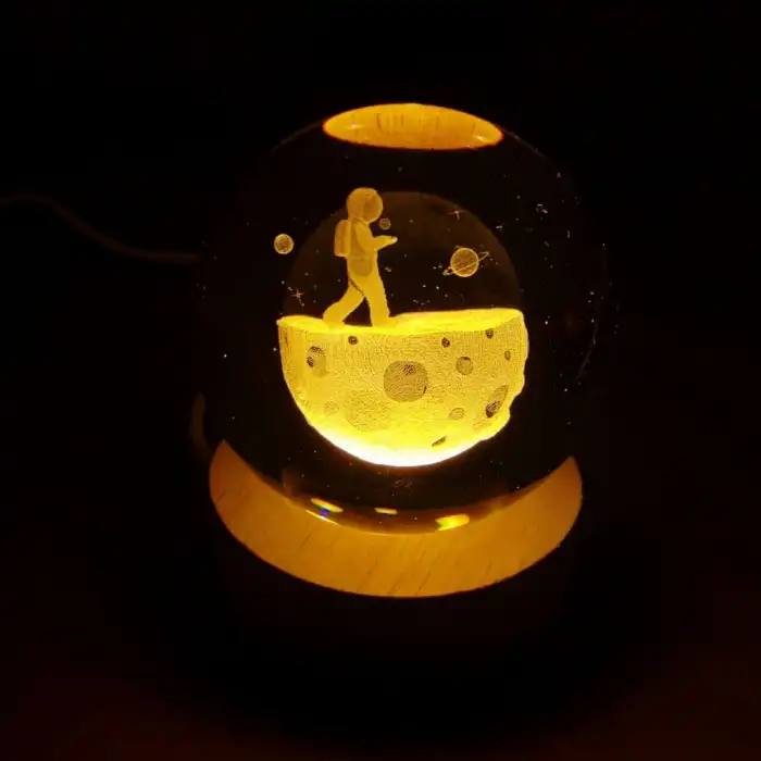 6 Cm Cam Küre Astronot