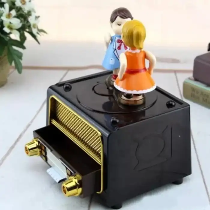 Romantik Öpüşen Çift Müzik Kutusu Tasarım