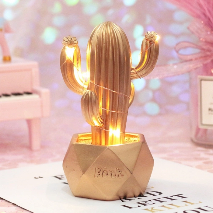 Gece Lambası LED Aydınlatmalı Kaktüs Dekor Amaçlı Masa Lambası Küçük Boy Biblo Gold