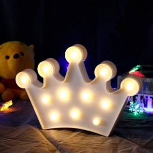 Gece Lambası 3D Dekor Amaçlı Pil İle Çalışan Kraliçe Tacı Formlu LED Masa