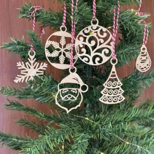 Ağaç Süsü 6 Parça İpli Noel Babalı ve Kar Tanesi Formlu Ahşap Yılbaşı Beyaz Kırmızı