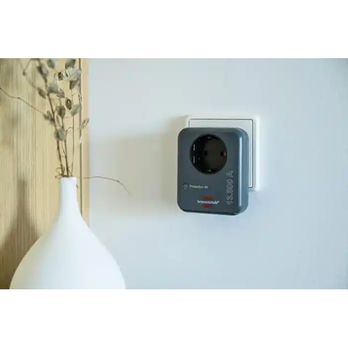 Brennenstuhl Eco Line Serisi 13.500A Akım Koruyucu Yıldırım Korumalı Tek Soketli Priz