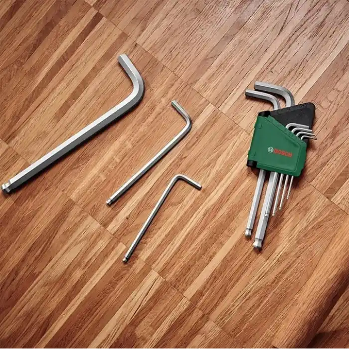 Bosch Alyan anahtar seti, 9 parça (çok yönlü görevler için küre başlı; yüksek kaliteli S2 çelik; 1,5 – 10 mm; uzun model; saklama klipsi)
