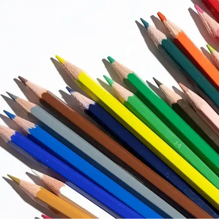 Faber-Castell Karton Kutu Boya Kalemi, 24 Renk, Yumuşak ve Canlı Renkler, Kolay Açılır, Kırılmaya Dayanıklı Uçlar, Uç Kırılmasına Karşı Dayanıklılığı Artıran Özel Yapıştırma Sistemi