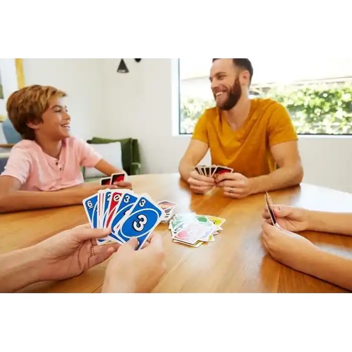 Sevilen UNO Deluxe kart oyunu, ailelerin favorisi. ​, K0888