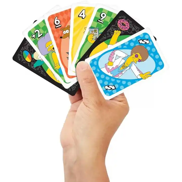 Çocuklar, yetişkinler, aileyle bir araya gelinen akşamlar, partiler, seyahatler ve kamplara uygun, diziden ilham alan koleksiyonluk Mattel UNO Simpsons Kartlar, JHB16