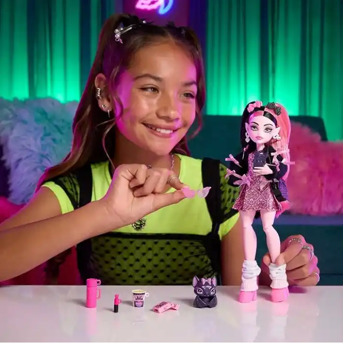 Monster High Acayip Havalı Arkadaşlar - Draculaura