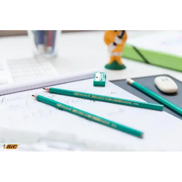 BIC Çizim ve Geometri Seti, 1 Adet Cetvel 1 Adet Gönye ve 1 Adet Açıölçer, Şeffaf Plastik, Kaymaz Tutma Kısımları