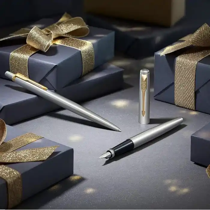 Parker Jotter Mavi Krom Tasarımlı Dolma Kalem, Orta Kalınlıkta Uç, Mavi Mürekkep