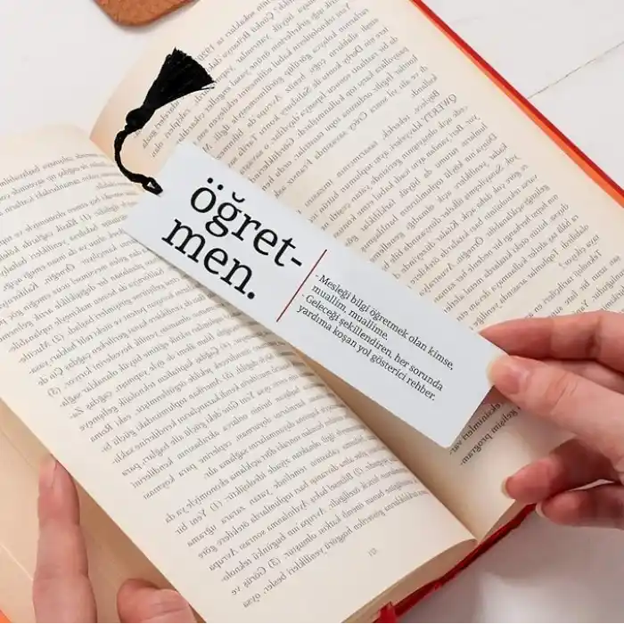 Hediyesepeti Öğretmen Kelime Anlamlı Kitap Ayracı 13.5 cm x 4 cm Metal Malzeme