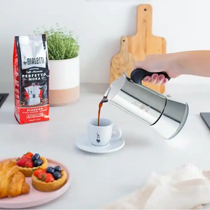 Bialetti - Venus: 4 Cups Ocak Üstü Espresso Pişirici - 170ml - Gümüş Renk - Paslanmaz Çelik Gövde - Patentli Güvenlik Valfi - Tüm Ocak Türleri İçin Uygundur (İndüksiyon Dahil)