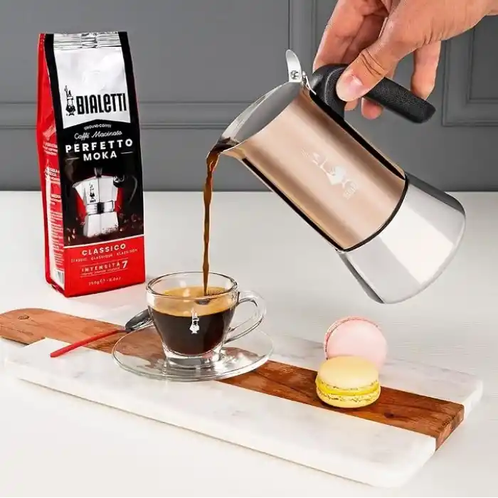 Bialetti - Venus: 6 Cups Ocak Üstü Espresso Pişirici - 235ml - Kahverengi, Gümüş Renk - Paslanmaz Çelik Gövde - Patentli Güvenlik Valfi - Tüm Ocak Türleri İçin Uygundur (İndüksiyon Dahil)