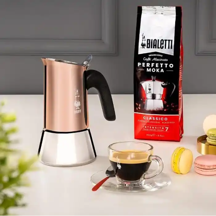 Bialetti - Venus: 6 Cups Ocak Üstü Espresso Pişirici - 235ml - Kahverengi, Gümüş Renk - Paslanmaz Çelik Gövde - Patentli Güvenlik Valfi - Tüm Ocak Türleri İçin Uygundur (İndüksiyon Dahil)