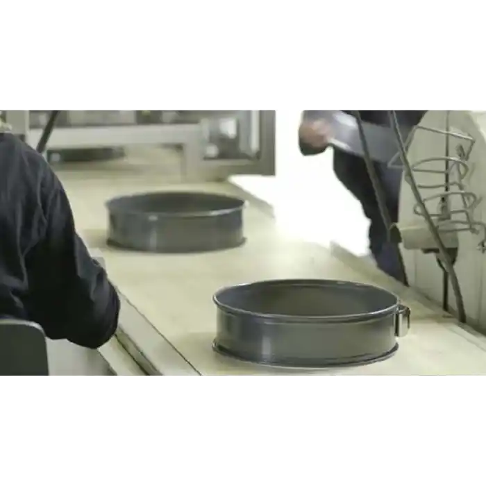 Kaiser Bake & Take Kelepçeli Kapaklı Yuvarlak Kek Kalıbı 26 cm