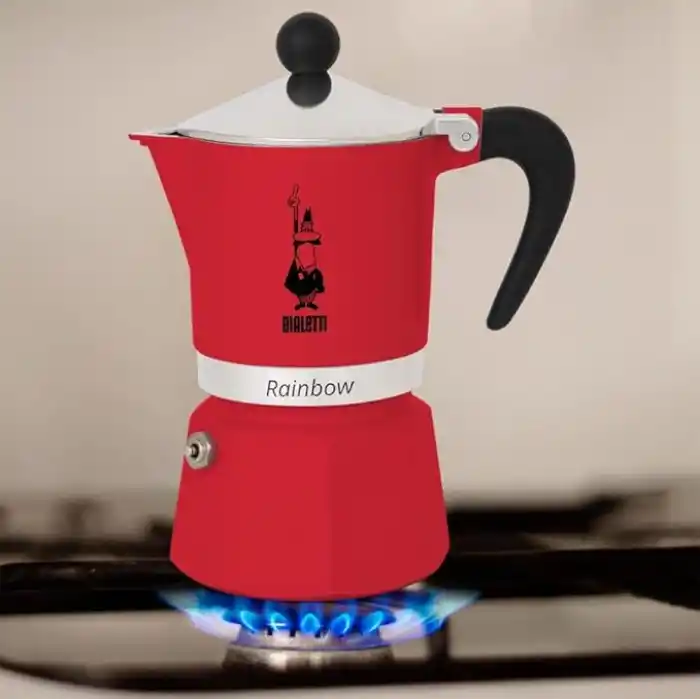 Bialetti - Rainbow: 3 Cups Ocak Üstü Espresso Pişirici - 130ml - Kırmızı Renk - Alüminyum Gövde - Patentli Güvenlik Valfi - Tüm Ocak Türleri İçin Uygundur (İndüksiyon Hariç)