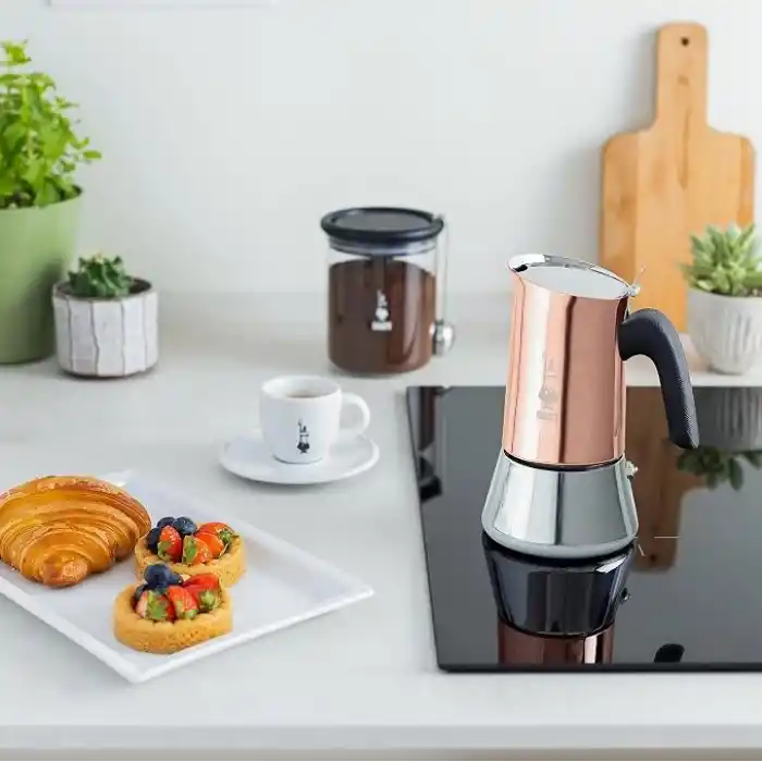Bialetti - Venus: 4 Cups Ocak Üstü Espresso Pişirici - 170ml - Kahverengi, Gümüş Renk - Paslanmaz Çelik Gövde - Patentli Güvenlik Valfi - Tüm Ocak Türleri İçin Uygundur (İndüksiyon Dahil)