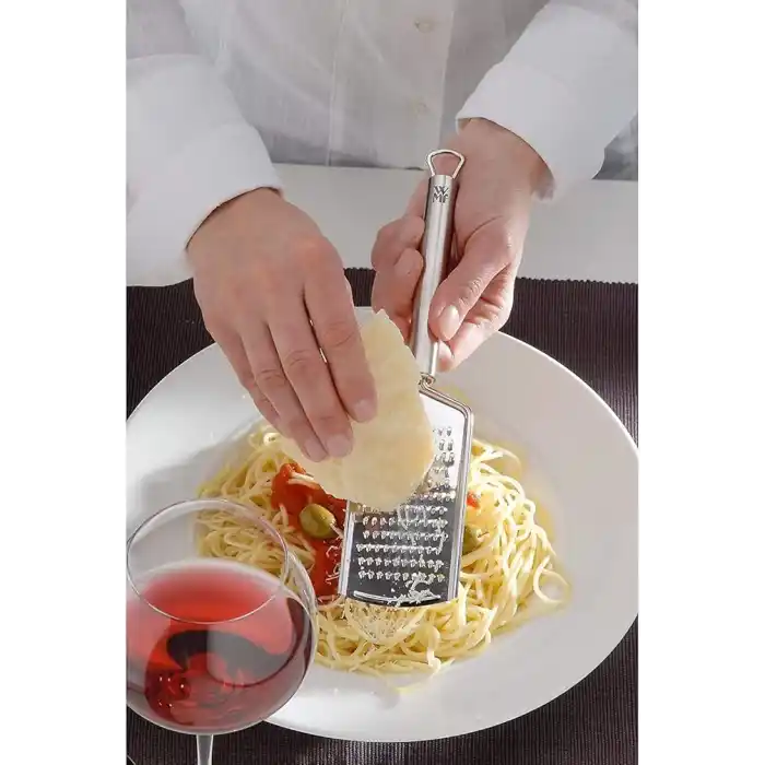 WMF Profi Plus İnce Rende, 25 cm, Parmesan ve Limon Rendesi, Cromargan® Yüksek Kaliteli Paslanmaz Çelik, Bulaşık Makinesinde Yıkanabilir