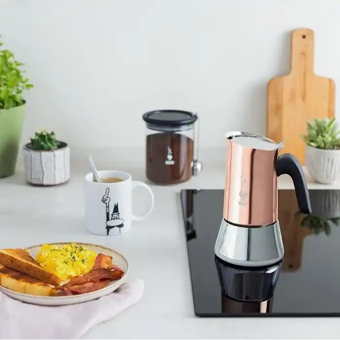 Bialetti - Venus: 4 Cups Ocak Üstü Espresso Pişirici - 170ml - Kahverengi, Gümüş Renk - Paslanmaz Çelik Gövde - Patentli Güvenlik Valfi - Tüm Ocak Türleri İçin Uygundur (İndüksiyon Dahil)