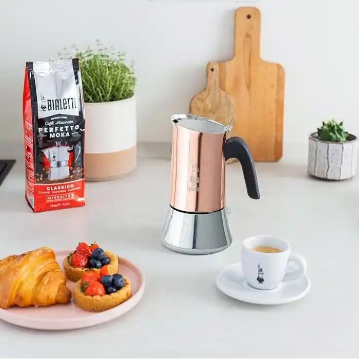 Bialetti - Venus: 4 Cups Ocak Üstü Espresso Pişirici - 170ml - Kahverengi, Gümüş Renk - Paslanmaz Çelik Gövde - Patentli Güvenlik Valfi - Tüm Ocak Türleri İçin Uygundur (İndüksiyon Dahil)