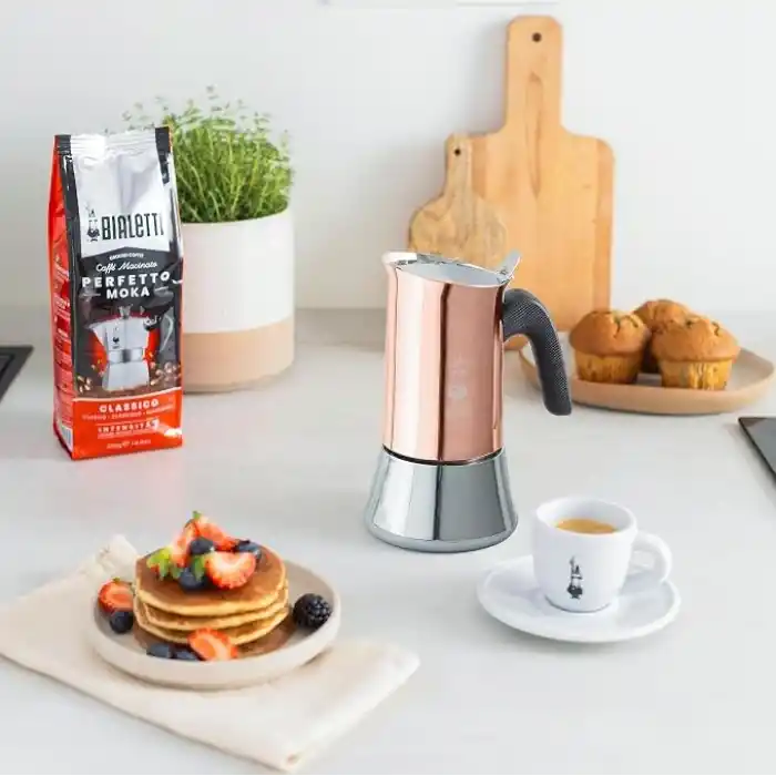 Bialetti - Venus: 4 Cups Ocak Üstü Espresso Pişirici - 170ml - Kahverengi, Gümüş Renk - Paslanmaz Çelik Gövde - Patentli Güvenlik Valfi - Tüm Ocak Türleri İçin Uygundur (İndüksiyon Dahil)
