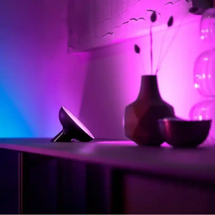 Philips Hue Bloom V4 Siyah Akıllı Led Masa Lambası, Bluetooth Özellikli - 25.000 Saat Ampul Kullanım Ömrü