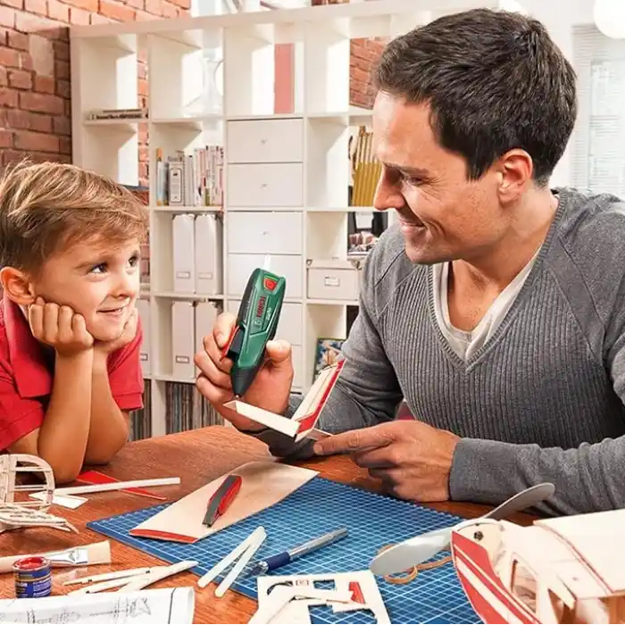 Bosch Home and Garden Akülü Tutkal Tabancası Gluepen (Mikro-Usb Şarj Imkani, 4 Adet Tutkal Çubuğu Dahildir, 3,6 Volt, Karton Kutuda)