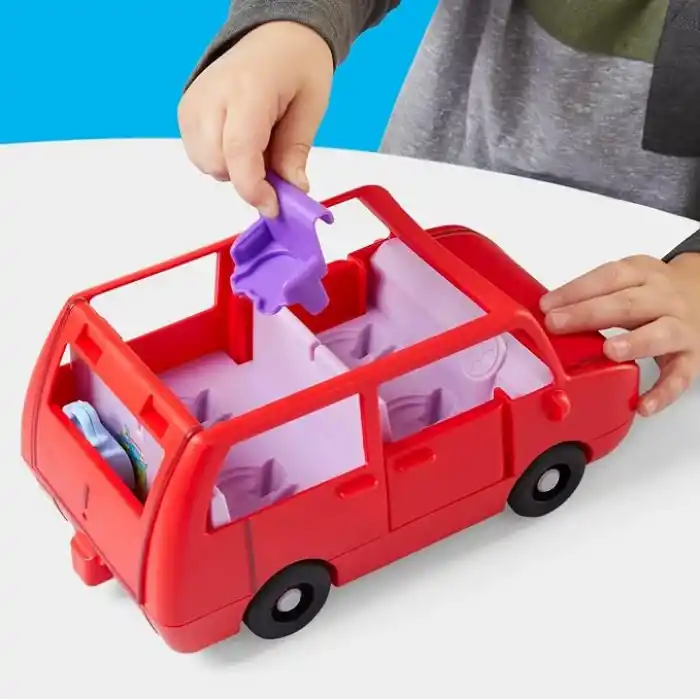 Peppa Pig Peppanın Büyük Aile Arabası Oyun Seti