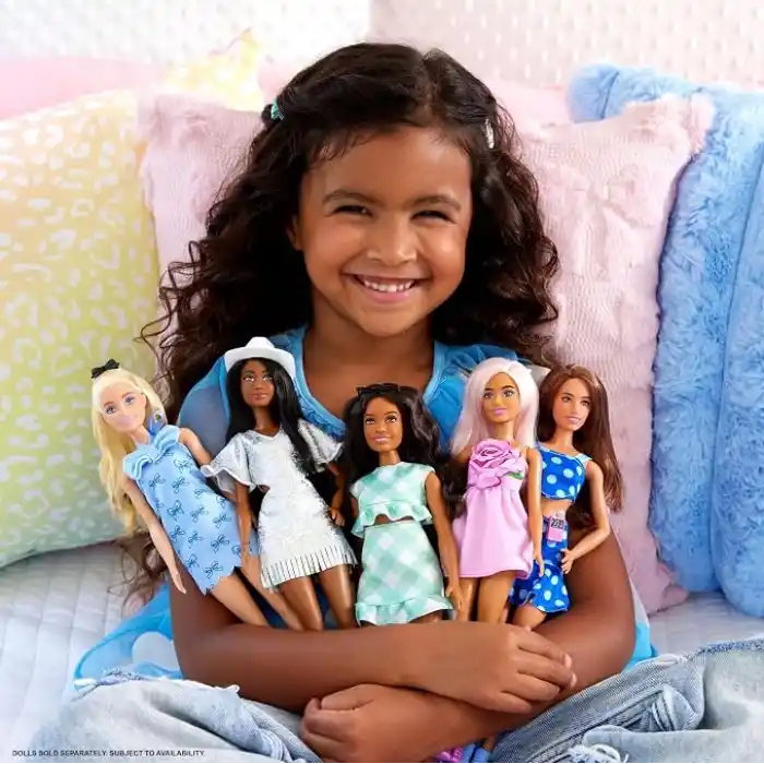 Barbie® Büyüleyici Parti Bebekleri - Mavi Fiyonklu Elbiseli
