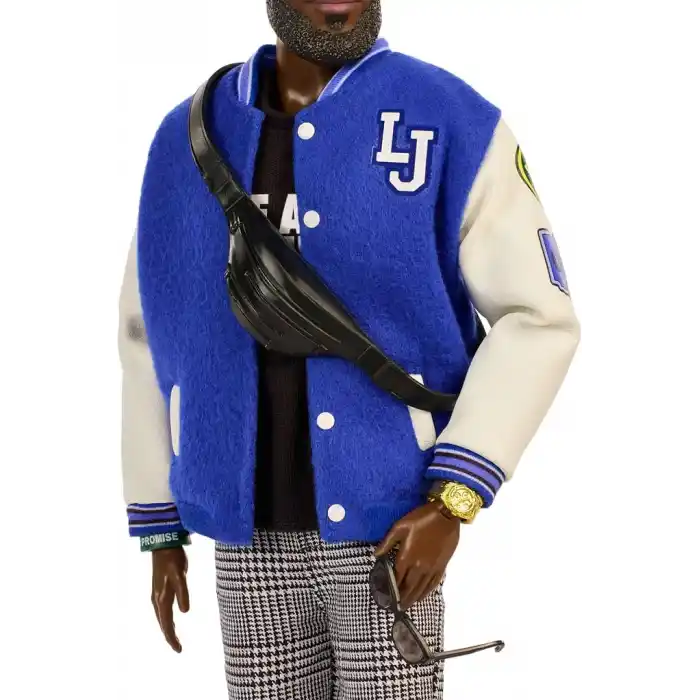Barbie Bomber ceketi, kulaklık ve güneş gözlüğü gibi aksesuarlarıyla koleksiyona uygun Signature LeBron James Kenbassadors Bebek, HRM33