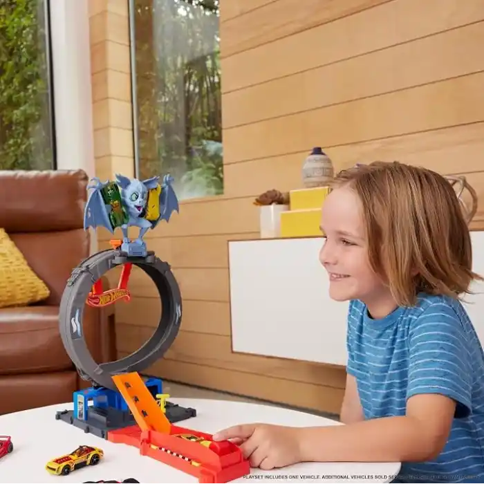 Hot Wheels® Bat Döngü Saldırı Oyun Seti