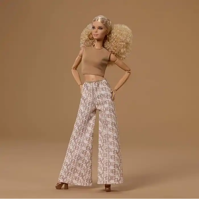 Barbie Basics 07 Siyah Uzun Saçlı JJX26