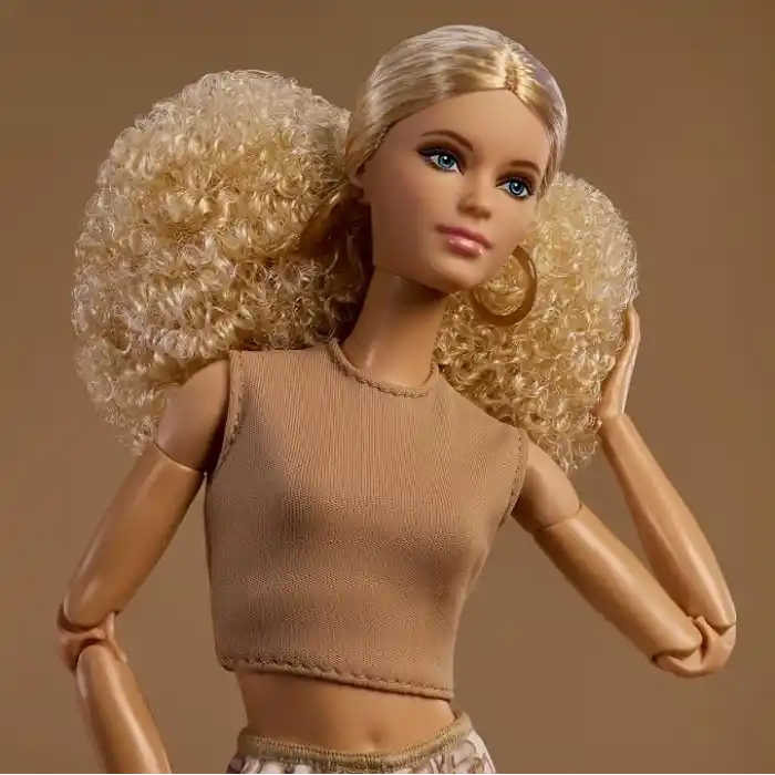 Barbie Basics 07 Siyah Uzun Saçlı JJX26