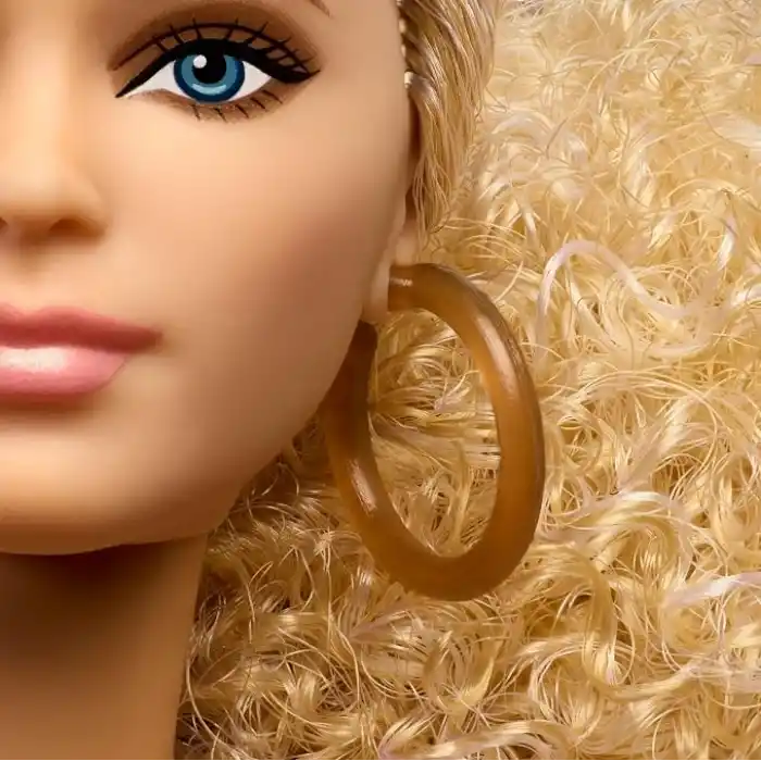Barbie Basics 07 Siyah Uzun Saçlı JJX26