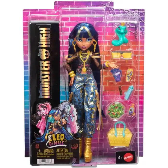 Kısa bluz ve altın rengi detaylı kot kargo pantolon giyen Monster High Cleo De Nile bebek, evcil yılanı Hissette ve salata, smoothie ve çanta gibi 7 aksesuar, JHK32