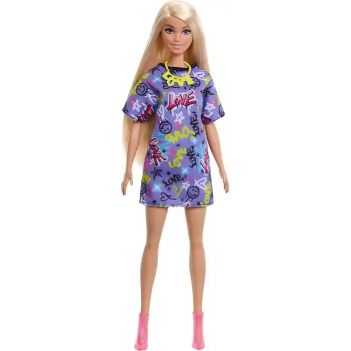 Barbie Moda Bebek, Kıyafetleri ve Akseasuarları Parti elbiseleri ve çantalar dahil kıyafetleri ve aksesuarlarıyla Barbie bebek (3 farklı kombin) HYT61
