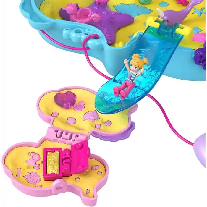 POLLY POCKET™ BABAM VE BEN™ denizatı çanta Polly Pocket Babam ve Ben denizatı çanta, 2 mikro bebek, evcil hayvanlar ve 13 aksesuar, 2si 1 arada çanta ve oyuncak ile Shani HWP03