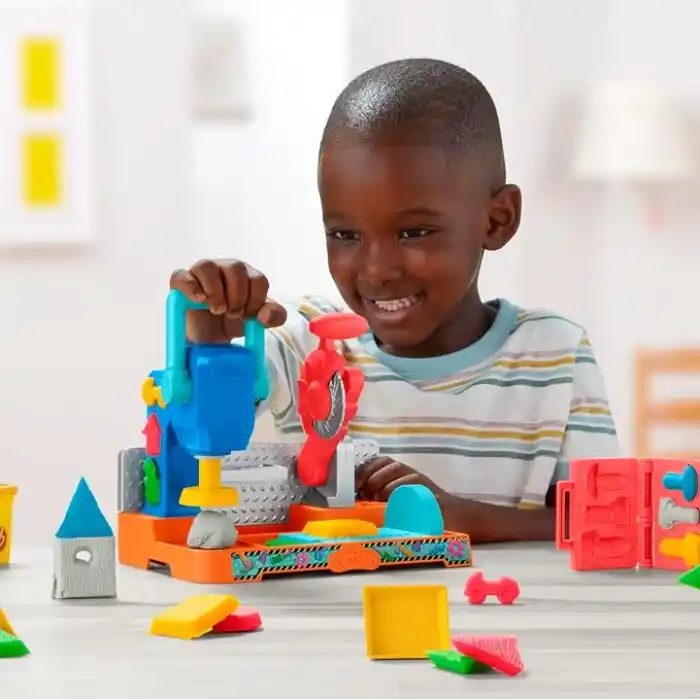Play-Doh Damgala ve Kes Alet Tezgâhı Oyun Seti | 3 Yaş ve Üzeri Kız ve Erkek Çocuklar İçin İnşaat Temalı Oyuncak | Çocuklar İçin Sanat ve El İşi Etkinlikleri