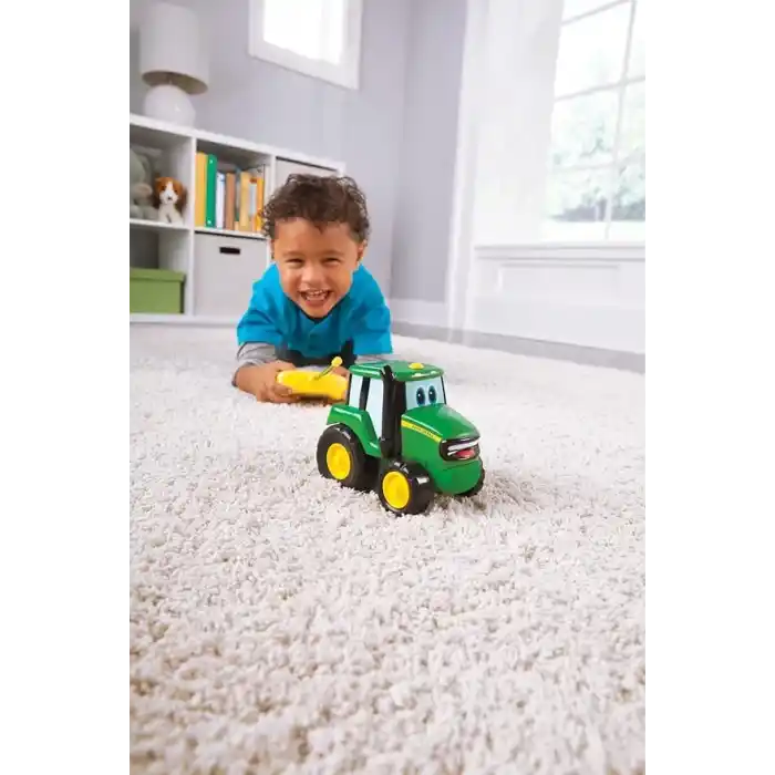 Tomy JD RC John Deere Uzaktan Kumandalı Traktör