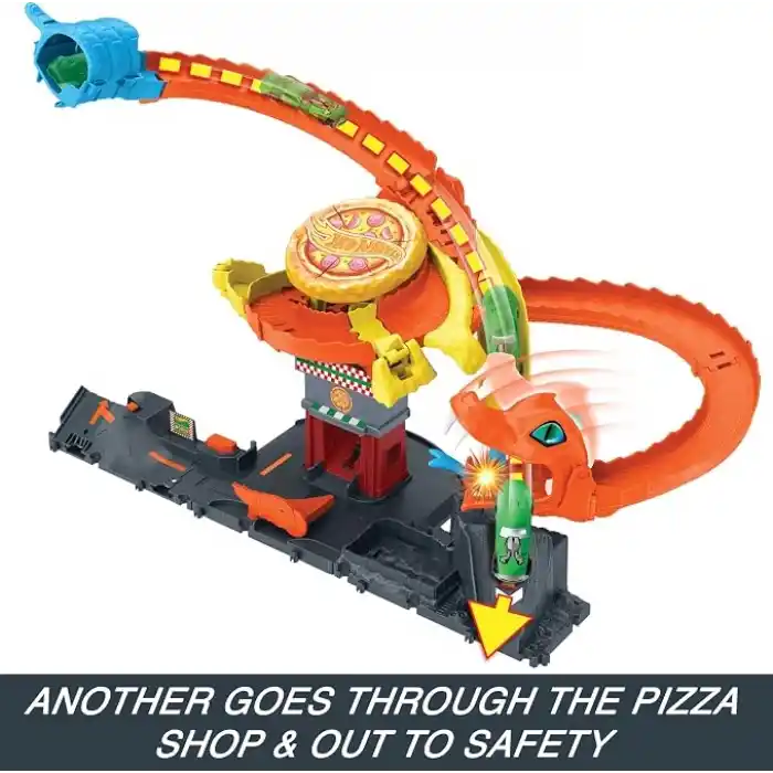 Hot Wheels® Pizza Dükkanında Kobra Macerası Oyun Seti