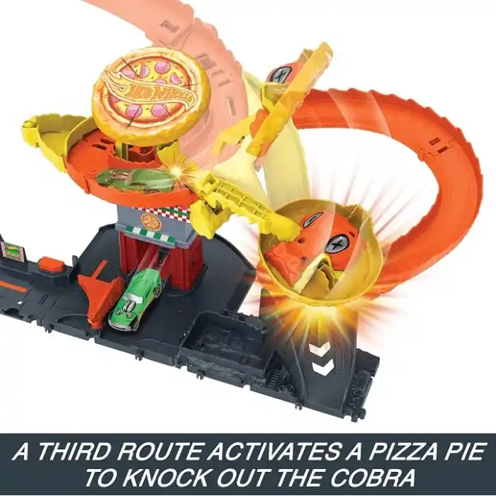 Hot Wheels® Pizza Dükkanında Kobra Macerası Oyun Seti