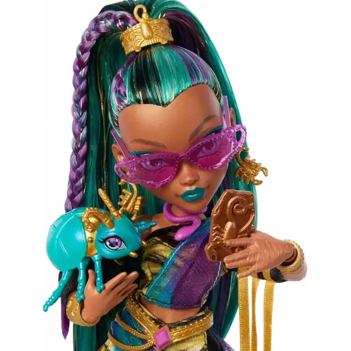 Monster High Acayip Havalı Arkadaşlar - Nefera