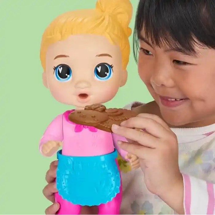 Baby Alive Baby Baker, Hayali Yiyecek Aksesuarlı Sarı Saçlı Oyuncak Bebek, 3 Yaş ve Üzeri Kız ve Erkek Çocuklar için 26,5 cm Boyunda Oyuncaklar