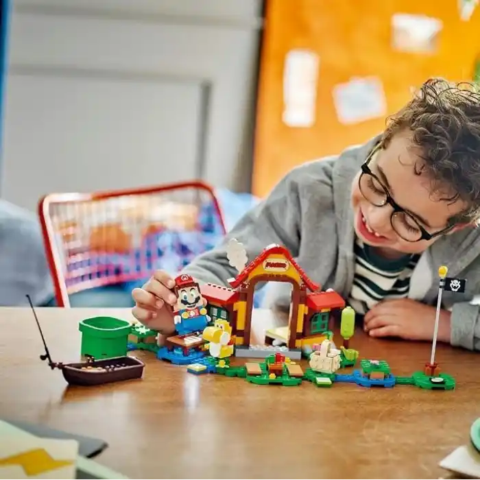 LEGO Super Mario Mario’nun Evinde Piknik Ek Macera Seti 71422 (259 Parça)