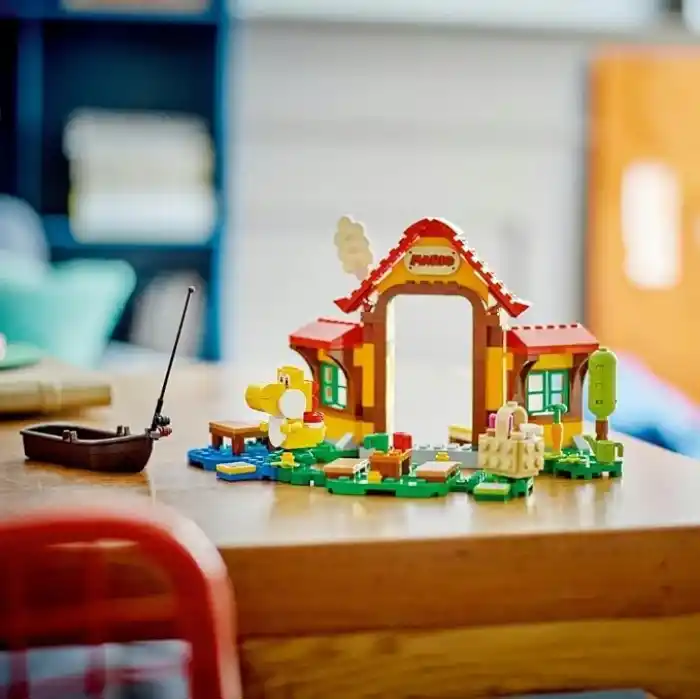 LEGO Super Mario Mario’nun Evinde Piknik Ek Macera Seti 71422 (259 Parça)