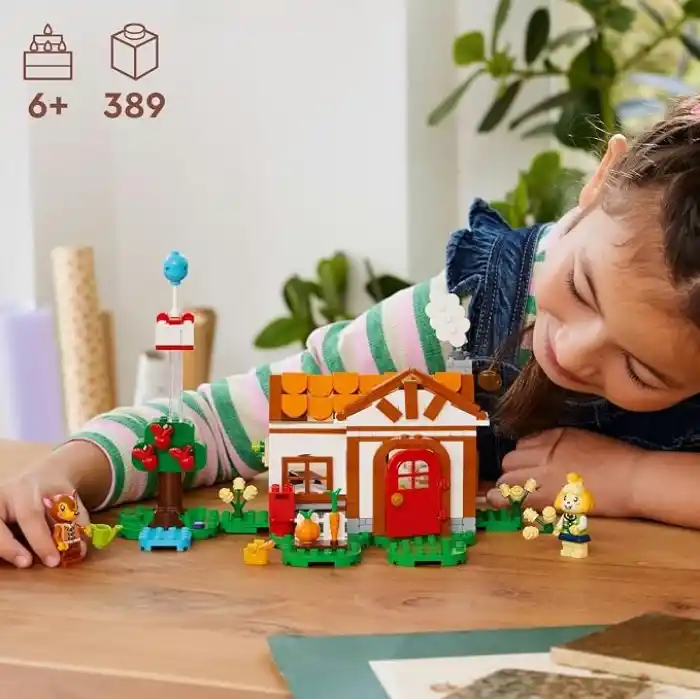 LEGO Animal Crossing Isabelle Ev Ziyaretinde 77049 – 6 Yaş ve Üzeri Kız ve Erkek Çocukları için Fauna Dahil 2 Minifigür İçeren Yaratıcı Oyuncak Yapım Seti, Doğum Günü Hediyesi Fikri (389 Parça)