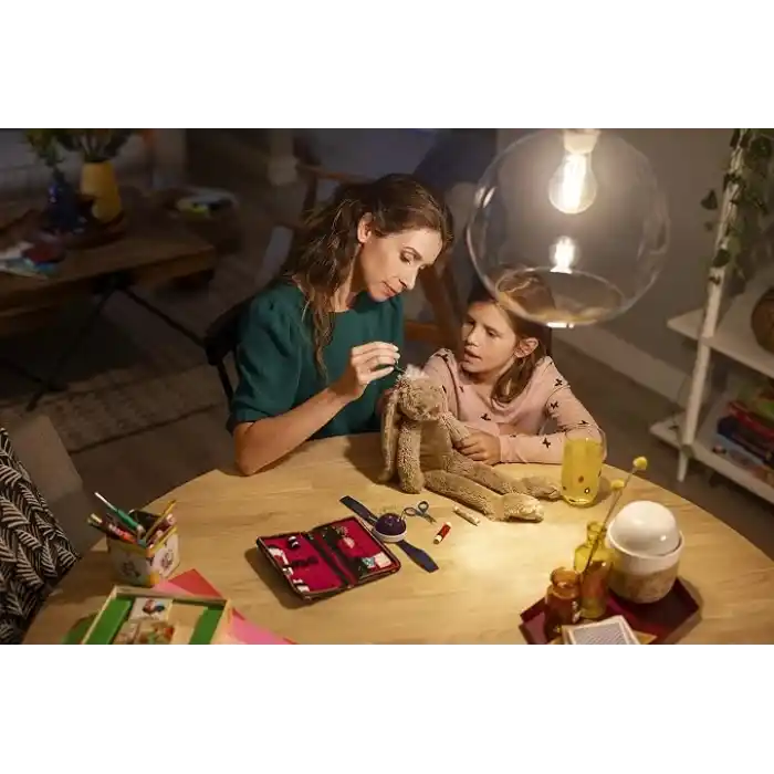 Philips LED Classic 40W B35 Led Mum Filament Ampul, 2700K Beyaz Işık, E14 İnce Duy, Dim Edilmez, 2li Ekopaket