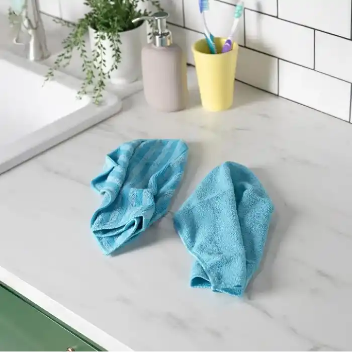 Koroplast Mikrofiber Banyo Bezi 2li Set, Çift Taraflı Ekstra Hızlı Kuruyan Mikrofiber Temizlik Bezi Seti 30x30 cm, Kir Sökücü Tasarım, Yüksek Emiş Gücü, Tüy Çizik Bırakmayan Banyo Temizlik Bezi Seti