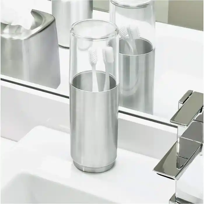 iDesign Austin diş fırçası tutucu, metal ve plastik, kapaklı diş fırçası standı, şeffaf/mat gümüş rengi