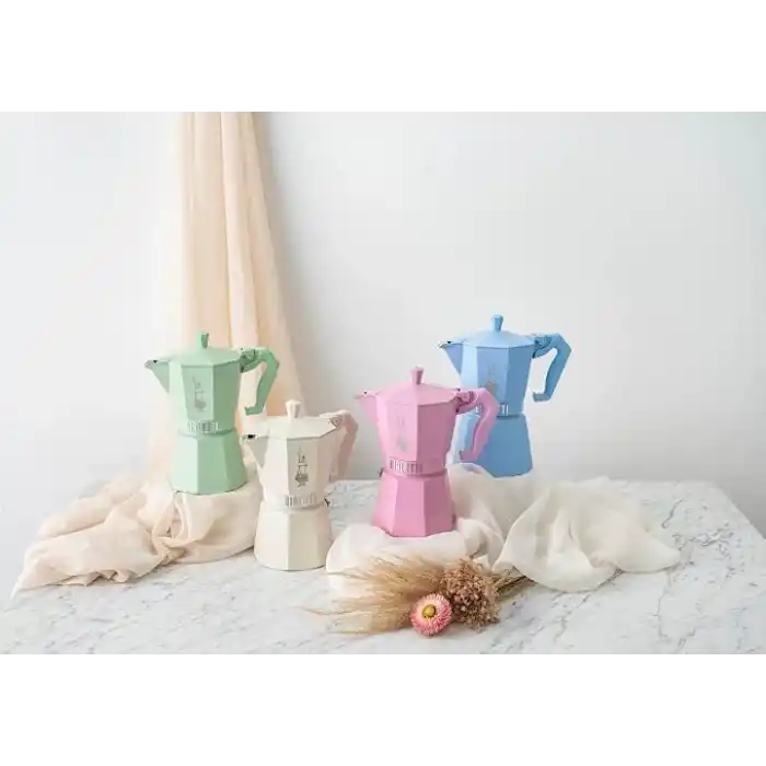 Bialetti - Moka Exclusive: 3 Cups Ocak Üstü Espresso Pişirici - 130ml - Pembe Renk - Alüminyum Gövde - Patentli Güvenlik Valfi - Tüm Ocak Türleri İçin Uygundur (İndüksiyon Hariç)